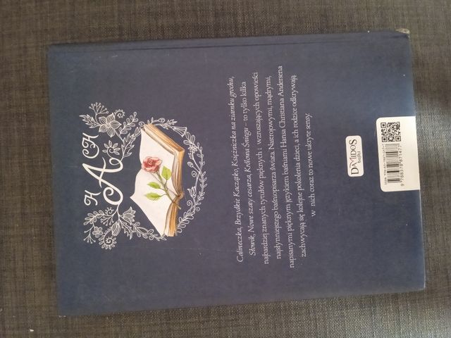 Libro en polaco. Basnie Andersena.