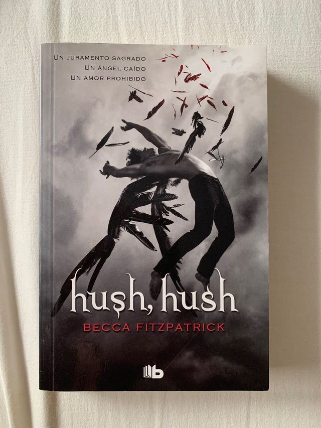 Libro Hush, Hush