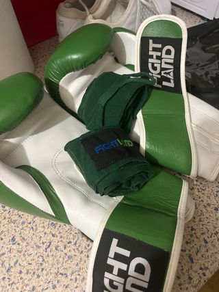 Guantes y vendas boxeo