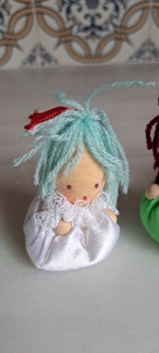 Set di vecchie bambole di pezza