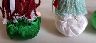 Set di vecchie bambole di pezza