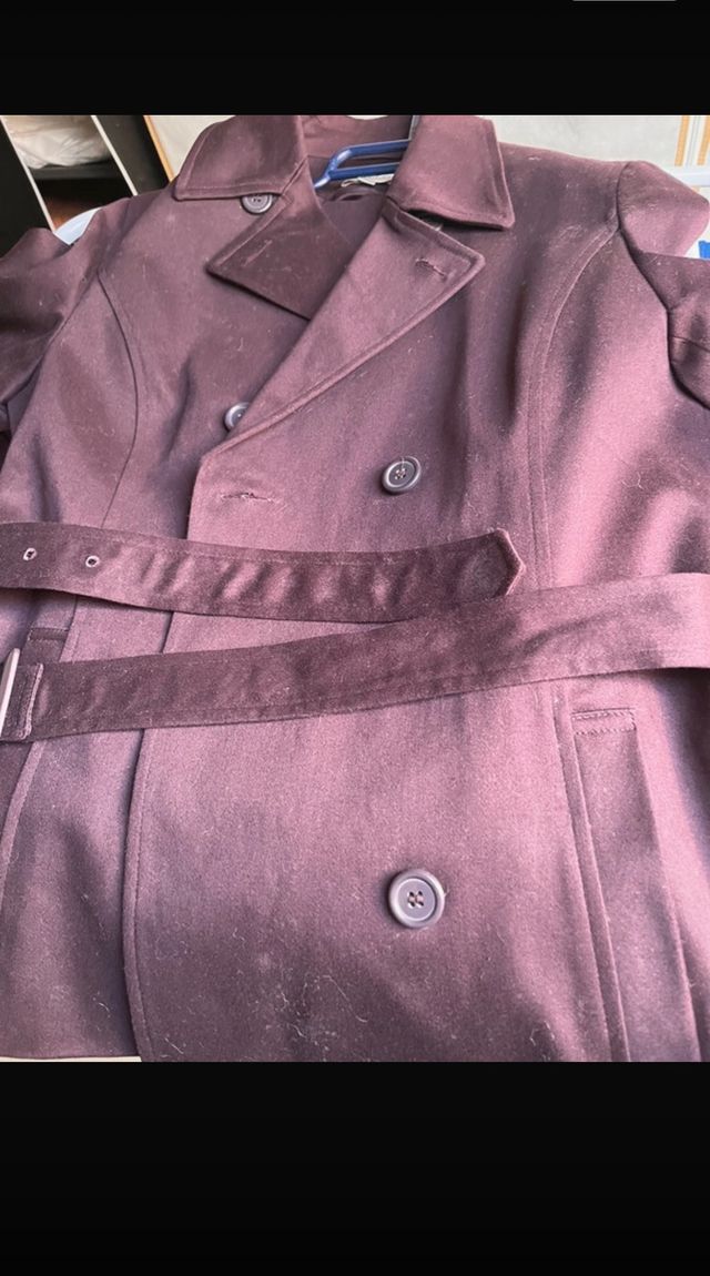 traje pantalon color vino