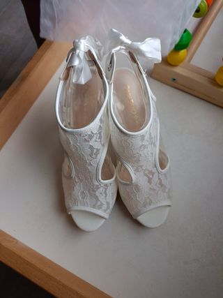 Zapatos boda encaje talla 39-40