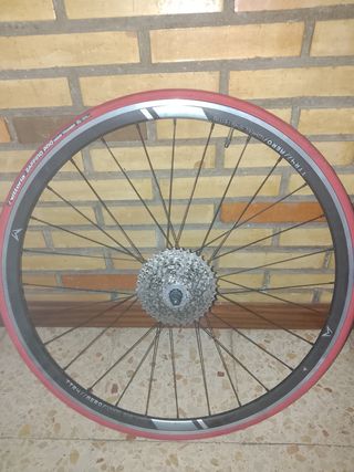 Rueda para rodillo+ Rodillo + Taco elevador