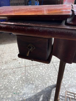 Maquina de coser antigua Alfa