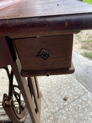 Maquina de coser antigua Alfa