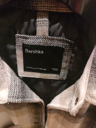 Cazadora cuadros chico Bershka 