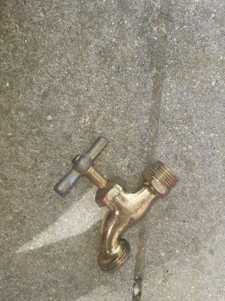 Grifos  de agua bronce