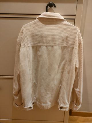 Cazadora pana blanco roto chico Pull anc Bear