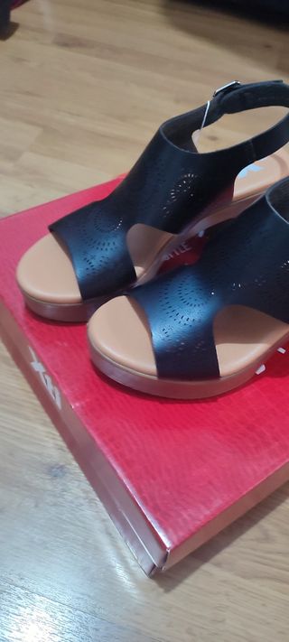 Sandalias número 38 XTI