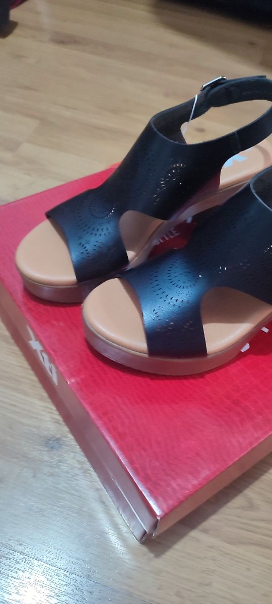 Sandalias número 38 XTI
