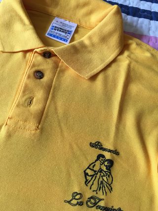 Polos amarillos