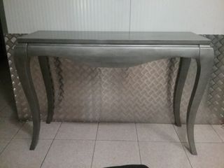Mesa consola y silla