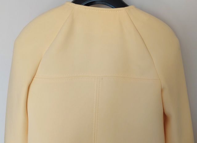 Abrigo ZARA manga francesa estilo años 50