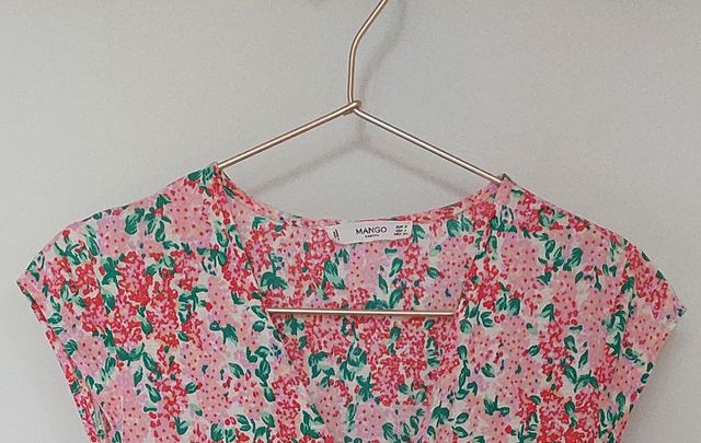 Vestido cruzado MANGO flores talla S