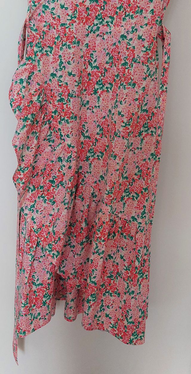 Vestido cruzado MANGO flores talla S