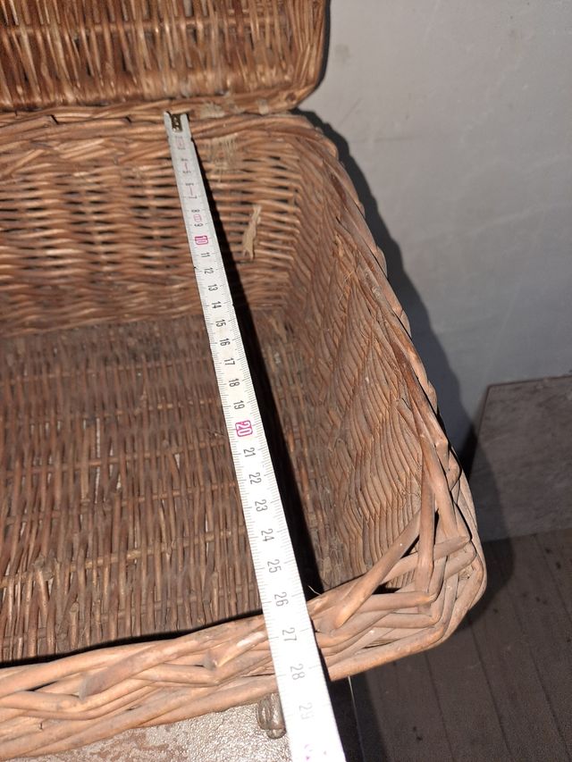 Antigua cesta picnic