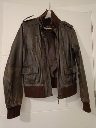 Cazadora cuero Zara talla S marrón