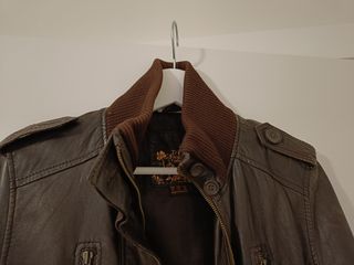 Cazadora cuero Zara talla S marrón