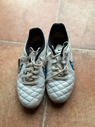 Botas futbol Nike 33