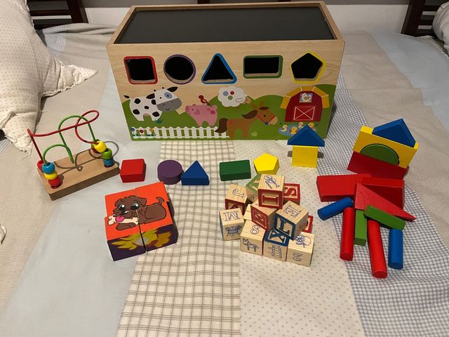 Baul de madera con actividades de Nenittos