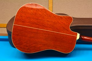 Guitarra Takamine electroacústica