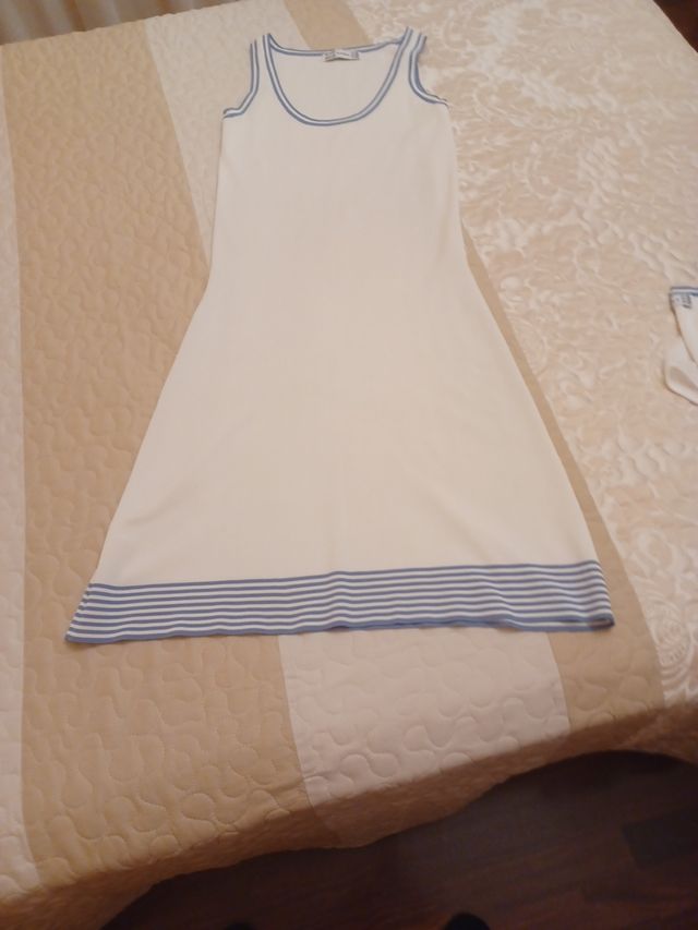 Conjunto de vestiddo y chaqueta de punto