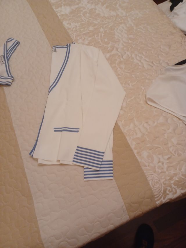 Conjunto de vestiddo y chaqueta de punto