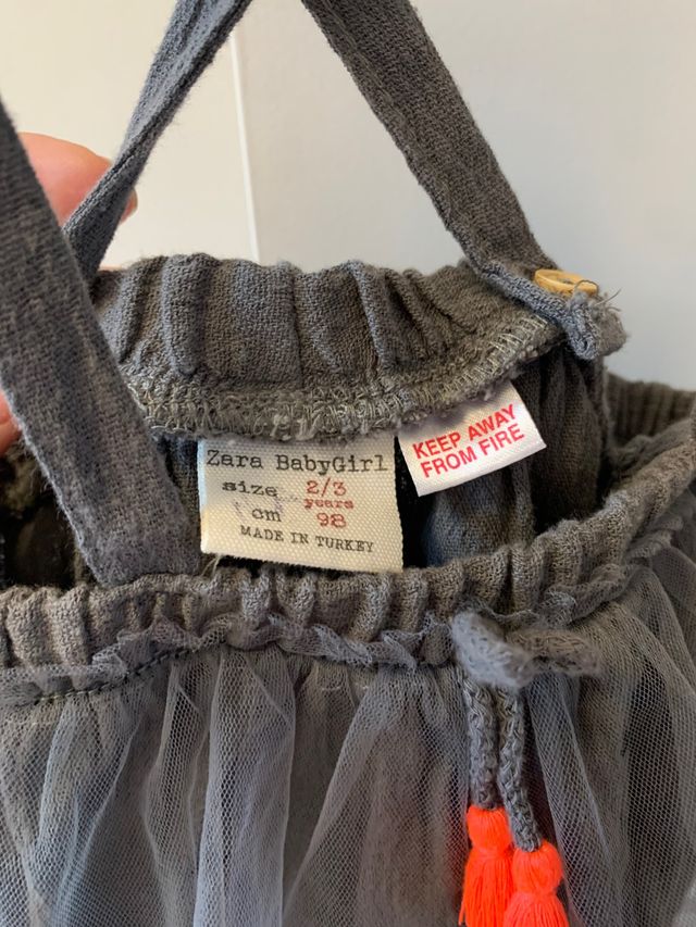 Falda de tul con tirantes para niña.Talla 2/3 años