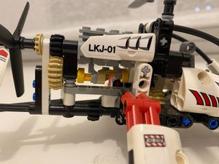Elicottero LEGO Technic 42057