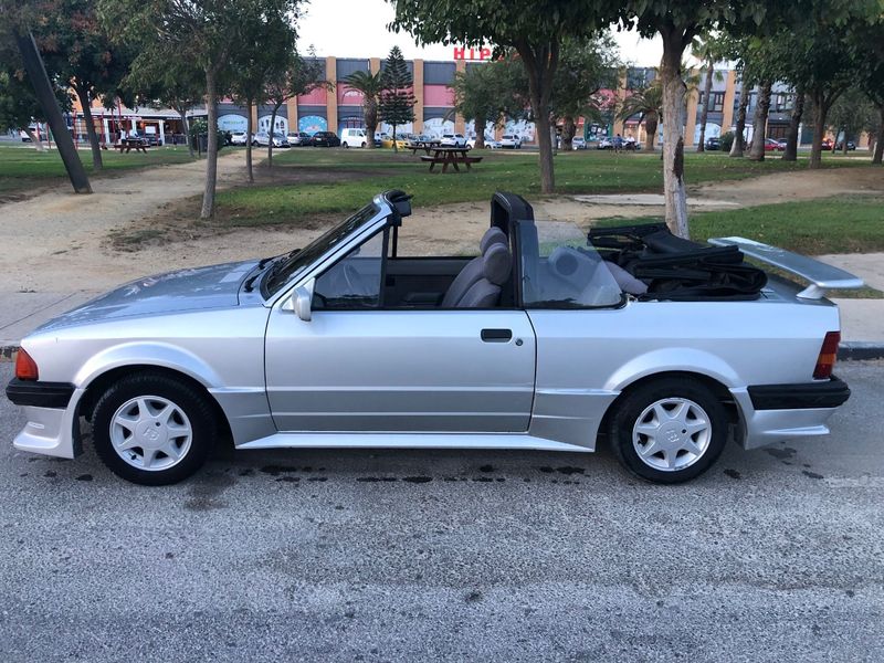 Ford Escort 1983 - foto 1