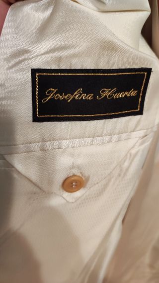 TRAJE DE NOVIO COLOR MARFIL