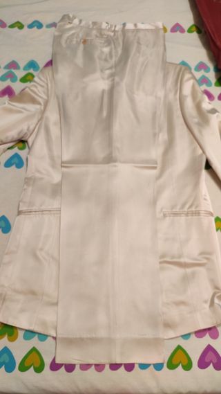 TRAJE DE NOVIO COLOR MARFIL