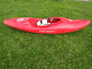 Se vende kayak de aguas bravas Wave Sport.