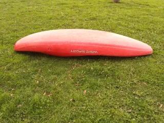 Se vende kayak de aguas bravas Wave Sport.