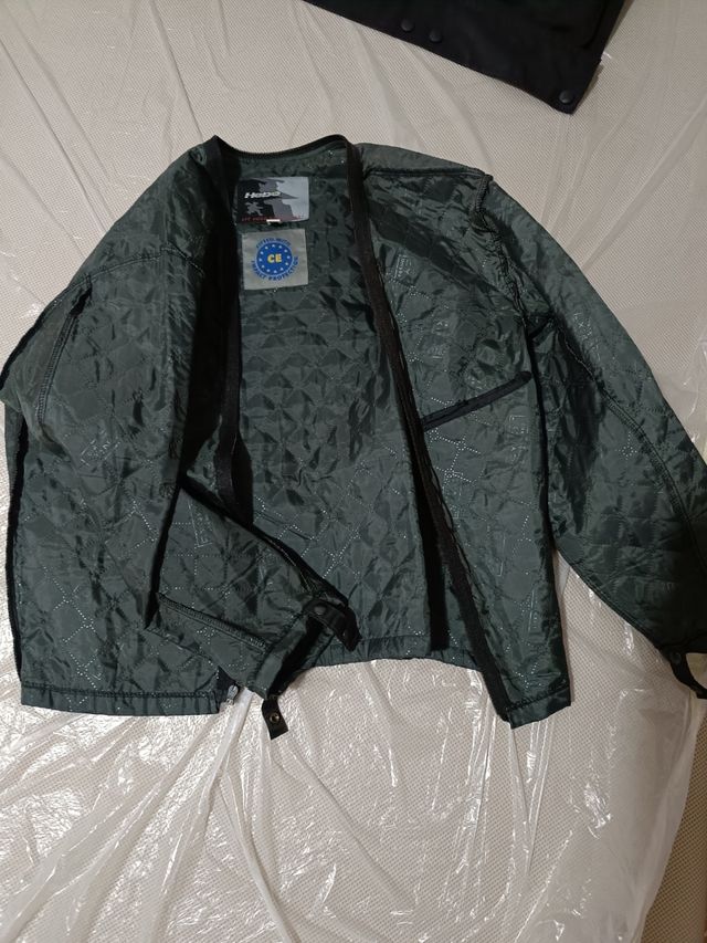 Chaqueta y pantalón de moto