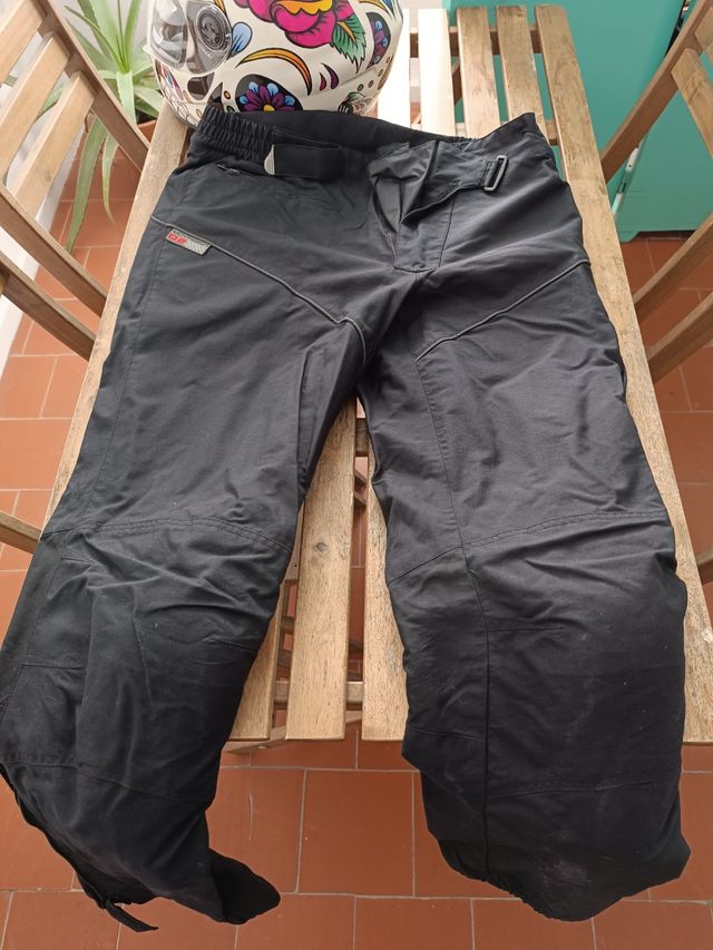 Chaqueta y pantalón de moto