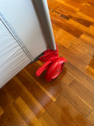 Cuna de viaje con cambiador y colchón 