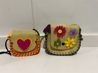 Bolsito infantil de rafia con corazones 