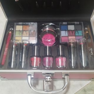 Caja maquillaje Mya