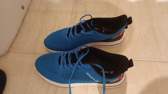 Zapatillas deportivas/ Casual NUEVAS