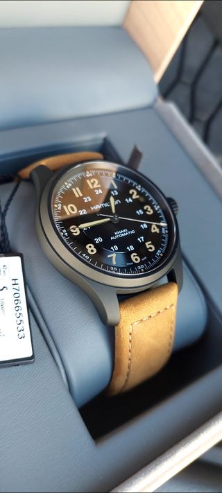 Hamilton Khaki Field de Titanio.
