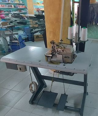 Maquina Remalladora industrial overlock con4 hilos