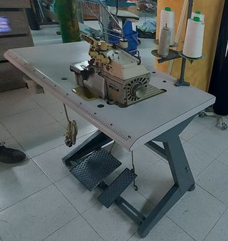 Maquina Remalladora industrial overlock con4 hilos