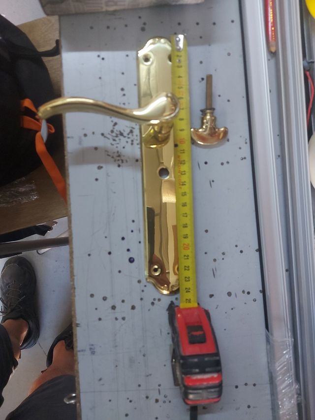 Manilla Puerta Izqda. con condena