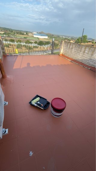 Pintor económico.Limpieza detras de pintar