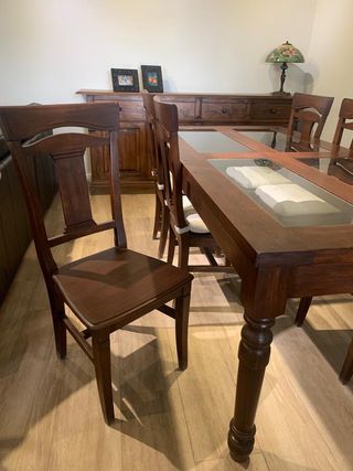 Mesa y 6 sillas de comedor