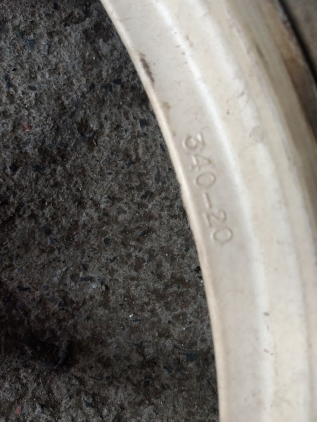 ruedas  de plástico bh