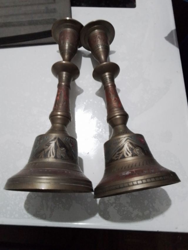 2 candelabros campanillas