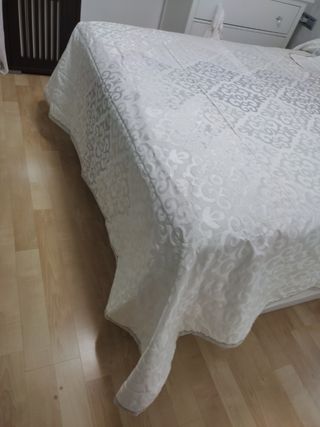 Edredón blanco  y plata 250/270